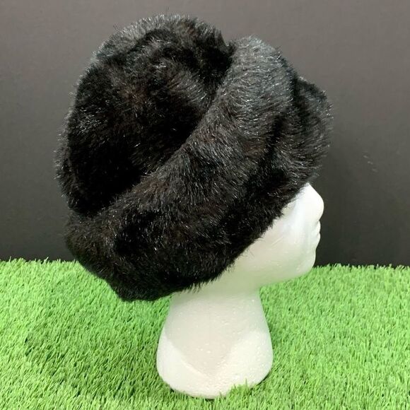 Vintage Bloomingdale’s Fur Hat. One size. - Picture 6 of 9